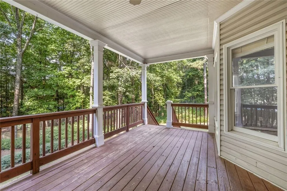 395 Amberbrook Circle Grayson, GA 30017