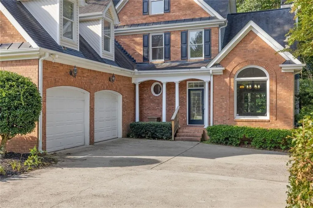 395 Amberbrook Circle Grayson, GA 30017