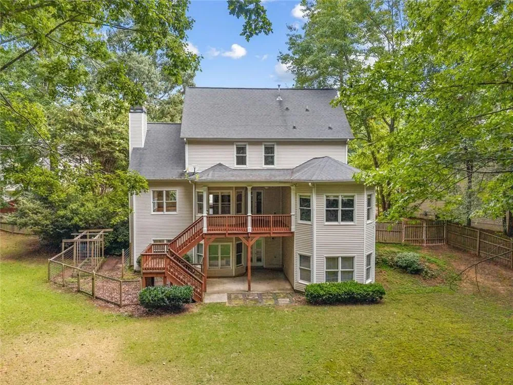 395 Amberbrook Circle Grayson, GA 30017