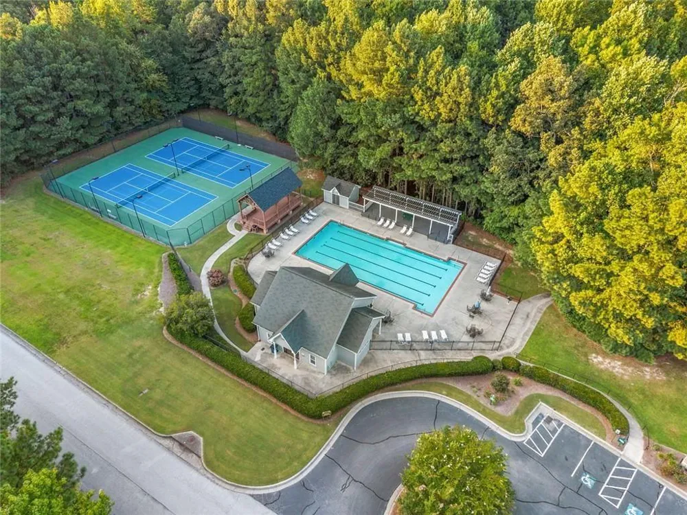 395 Amberbrook Circle Grayson, GA 30017