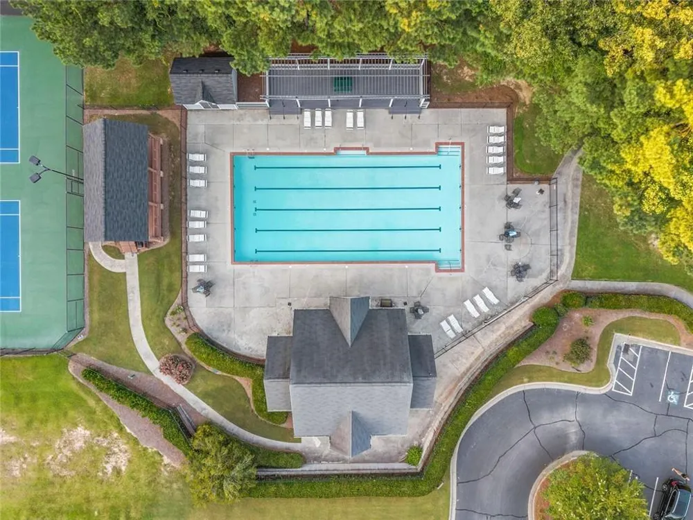 395 Amberbrook Circle Grayson, GA 30017