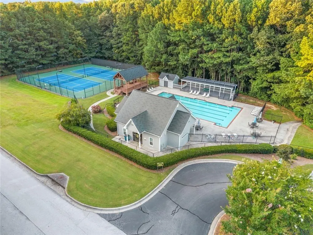 395 Amberbrook Circle Grayson, GA 30017