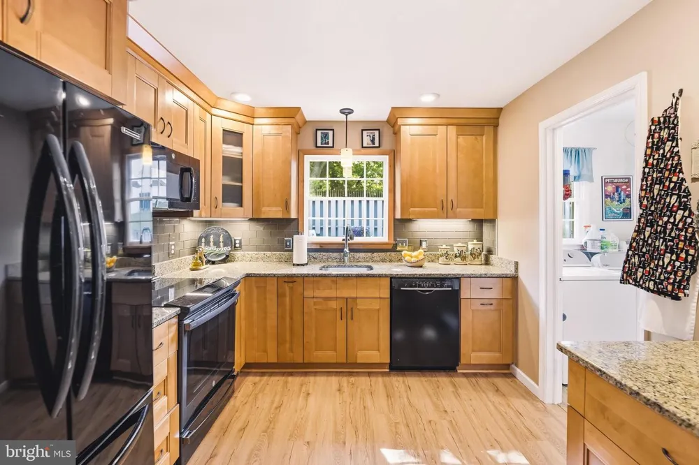 124 BROOKFIELD DRIVE Macungie, PA 18062
