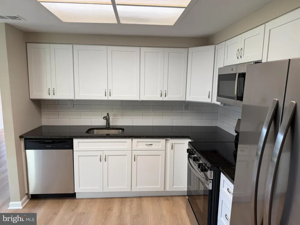 48 MAGNOLIA COURT Sicklerville, NJ 08081