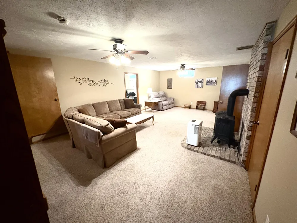 4729 Kenowa Avenue SW Grandville, MI 49418
