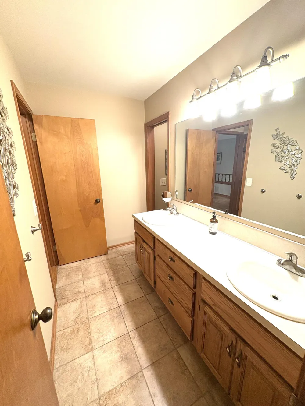 4729 Kenowa Avenue SW Grandville, MI 49418