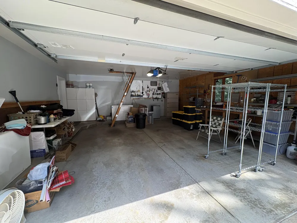 4729 Kenowa Avenue SW Grandville, MI 49418