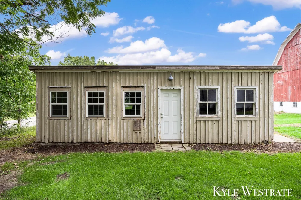 6411 11 Mile Road NE Rockford, MI 49341