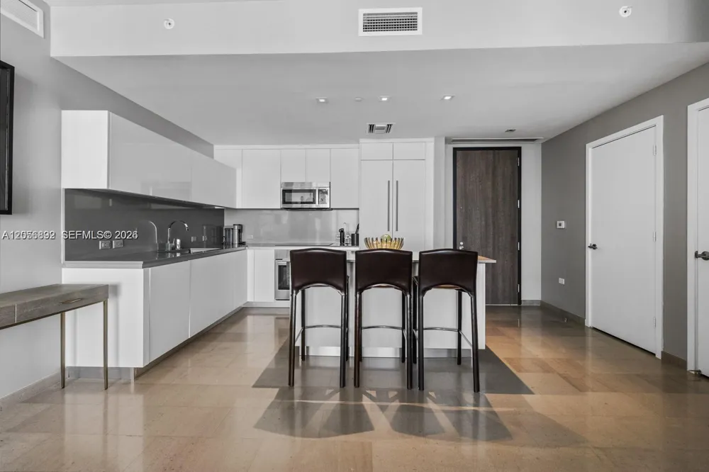 88 SW 7th St #3909 Miami, FL 33130