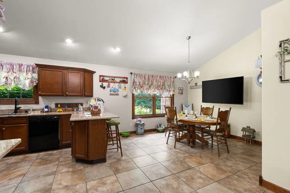 11057 Pleasant Grove Drive Wheatfield, IN 46392