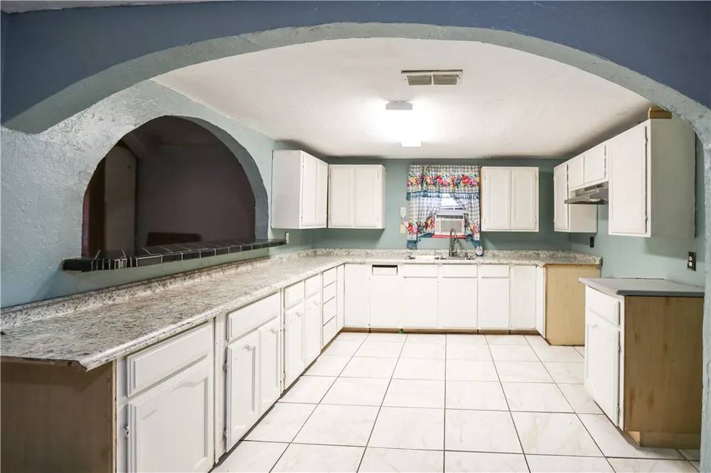 701 Tito Street Alice, TX 78332