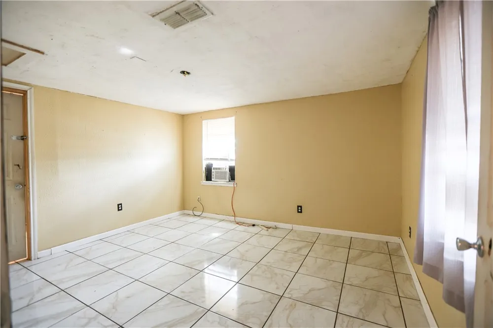 701 Tito Street Alice, TX 78332