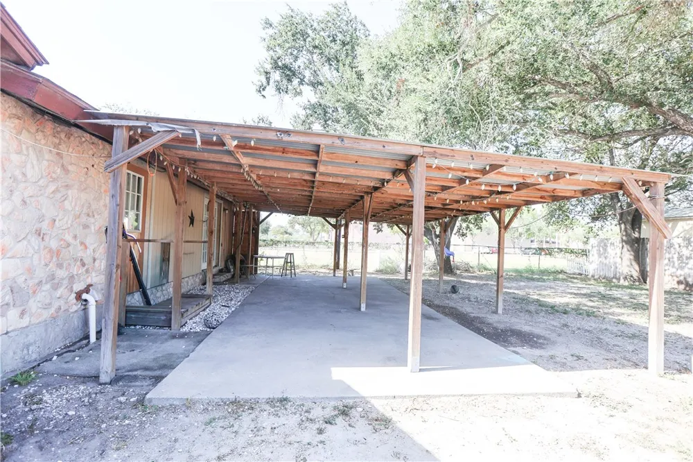 701 Tito Street Alice, TX 78332