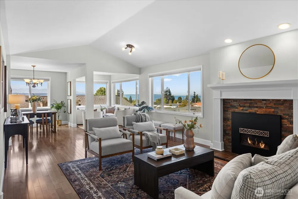633 Main Street #202 Edmonds, WA 98020