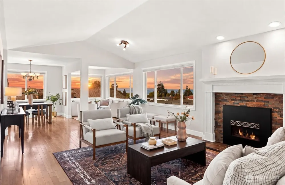 633 Main Street #202 Edmonds, WA 98020