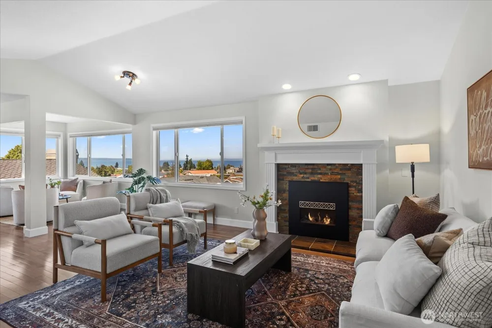 633 Main Street #202 Edmonds, WA 98020