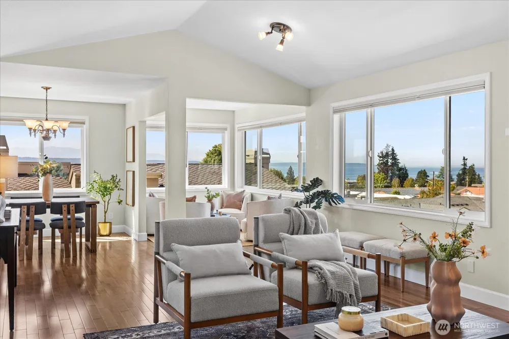 633 Main Street #202 Edmonds, WA 98020