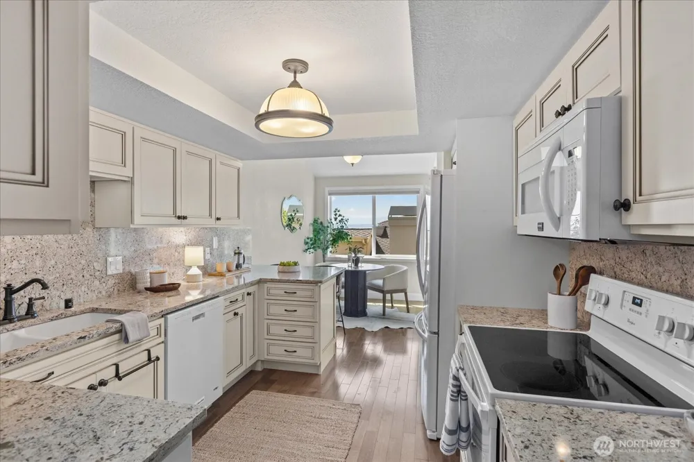 633 Main Street #202 Edmonds, WA 98020