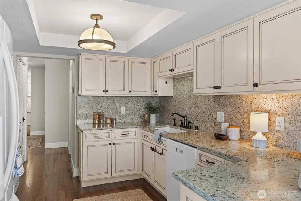633 Main Street #202 Edmonds, WA 98020