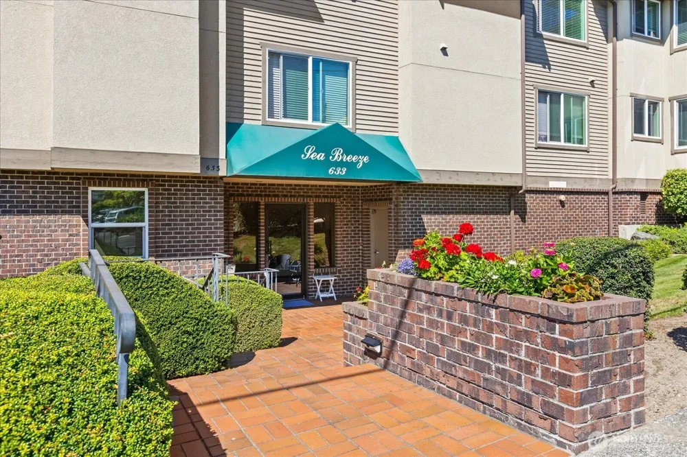 633 Main Street #202 Edmonds, WA 98020
