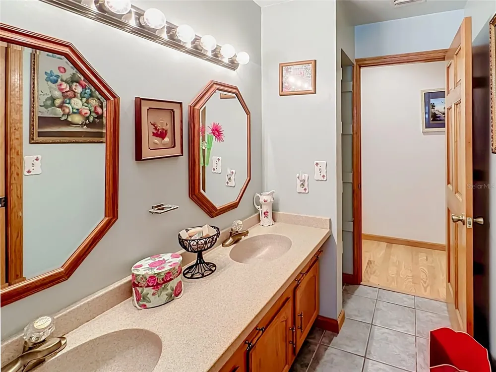 16392 198TH TRACE O'Brien, FL 32071