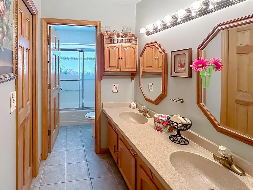 16392 198TH TRACE O'Brien, FL 32071
