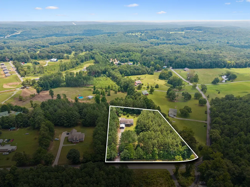 279 Snyder Loop Graysville, TN 37338