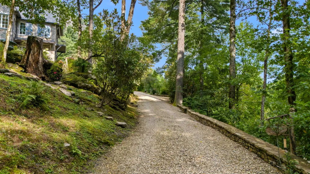 214 South Old Walhalla Road Highlands, NC 28741