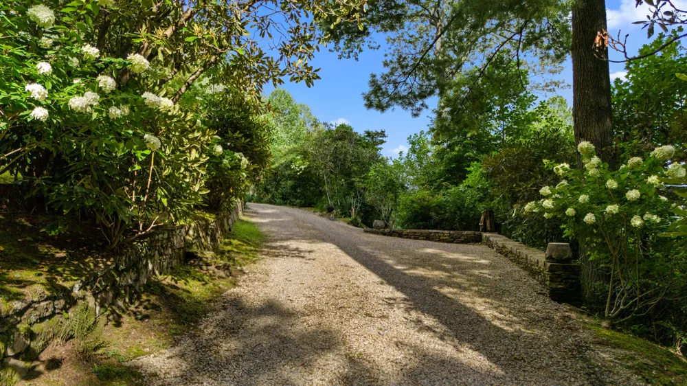 214 South Old Walhalla Road Highlands, NC 28741