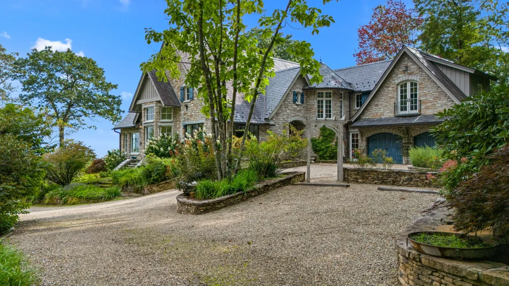 214 South Old Walhalla Road Highlands, NC 28741