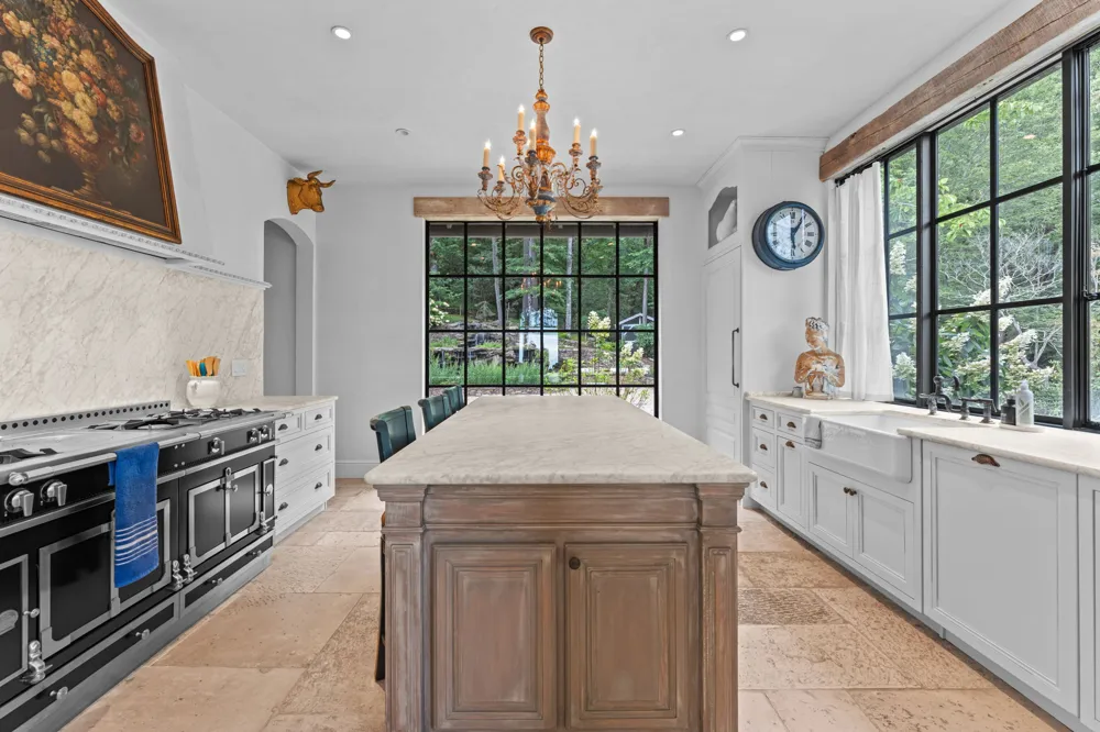 214 South Old Walhalla Road Highlands, NC 28741