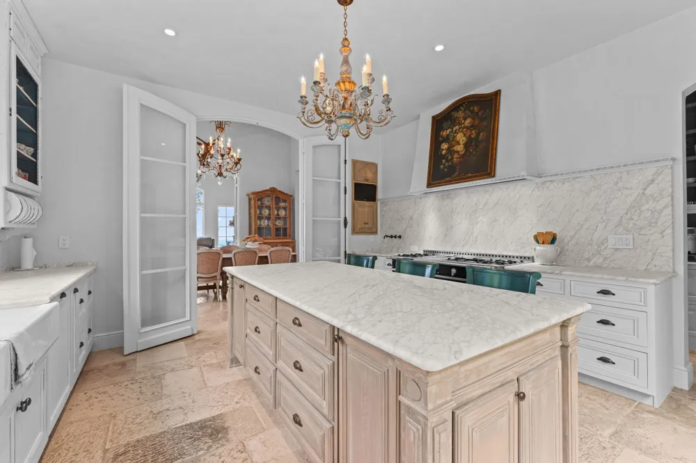 214 South Old Walhalla Road Highlands, NC 28741
