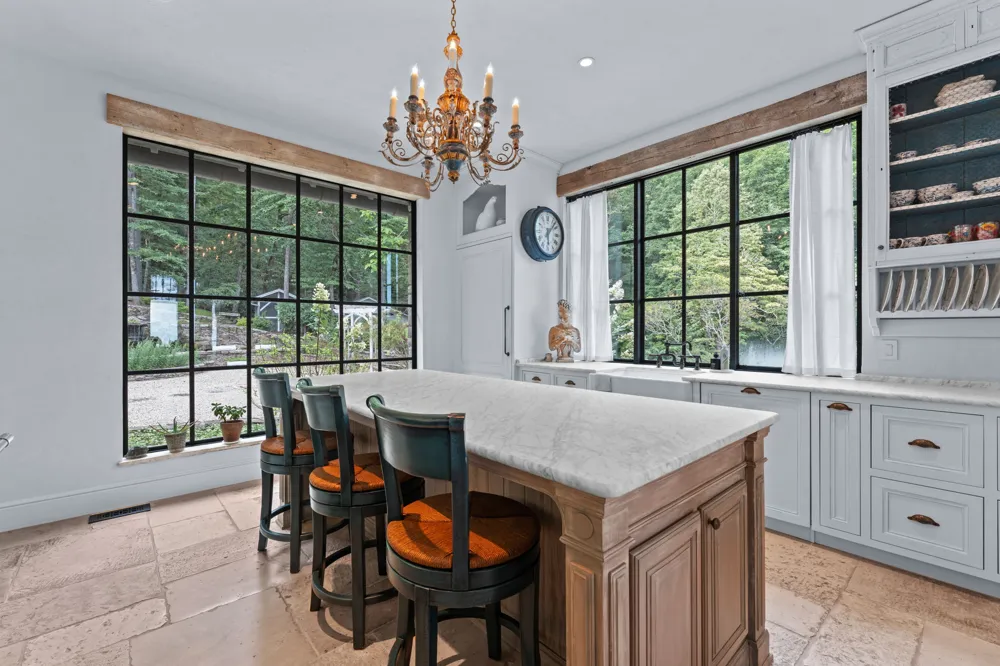 214 South Old Walhalla Road Highlands, NC 28741