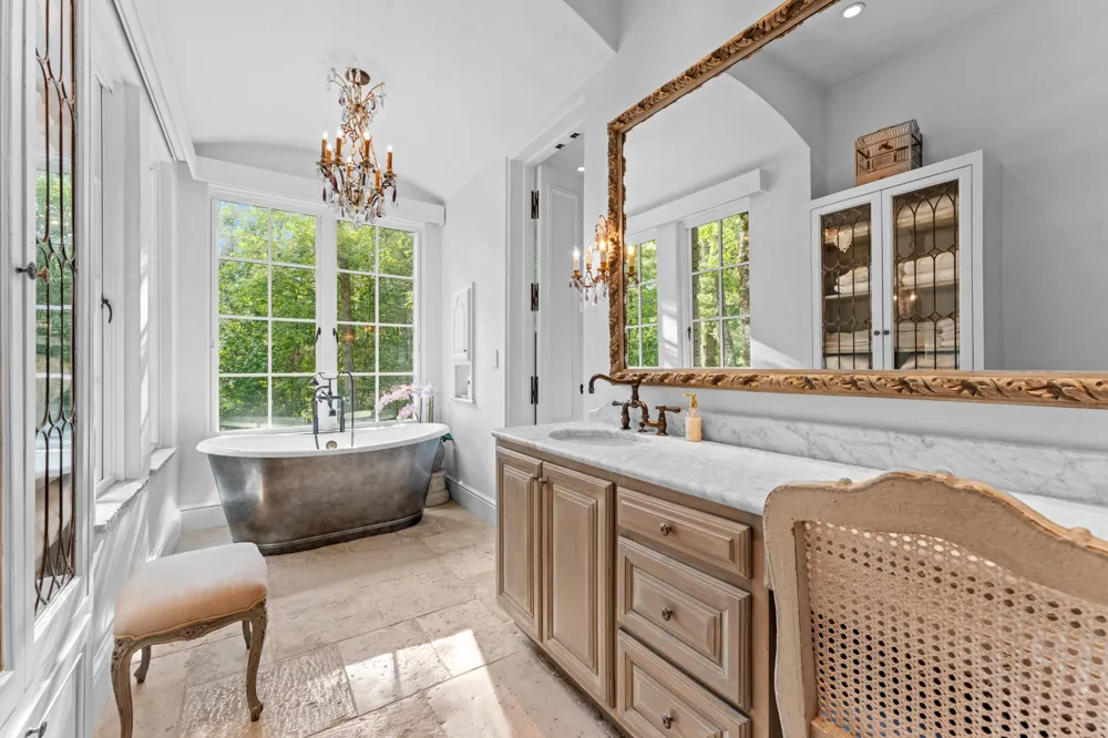 214 South Old Walhalla Road Highlands, NC 28741