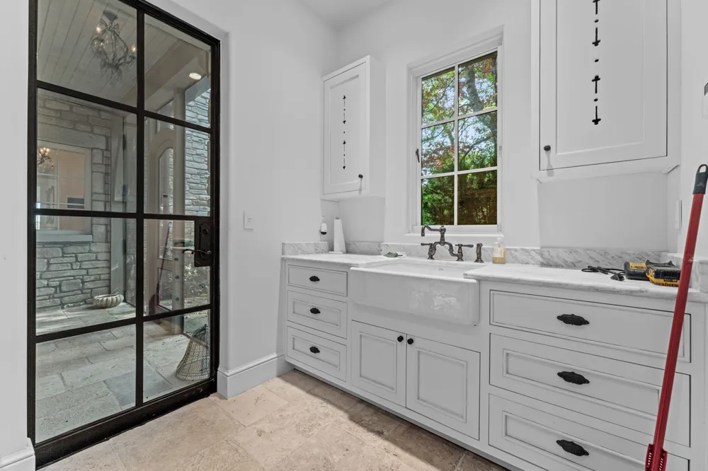 214 South Old Walhalla Road Highlands, NC 28741