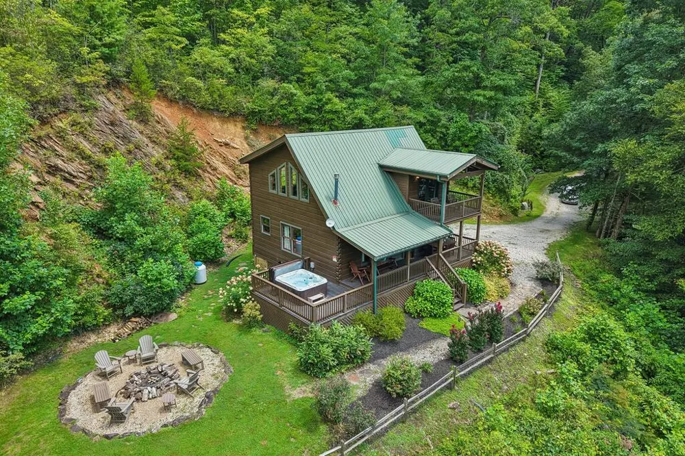 Nellie Hazel Dr Bryson City, NC 28713