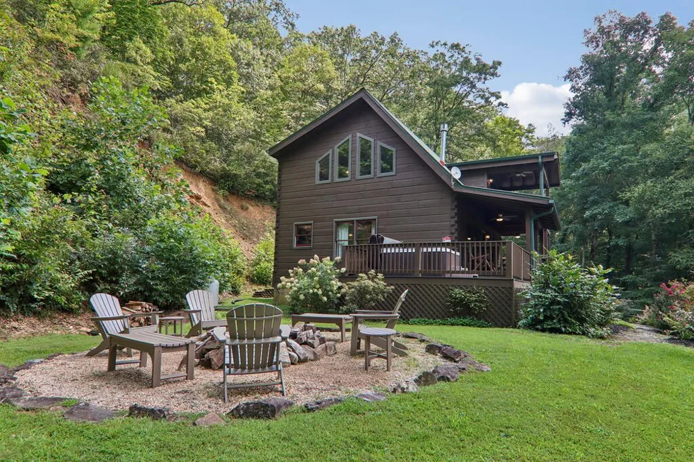 Nellie Hazel Dr Bryson City, NC 28713
