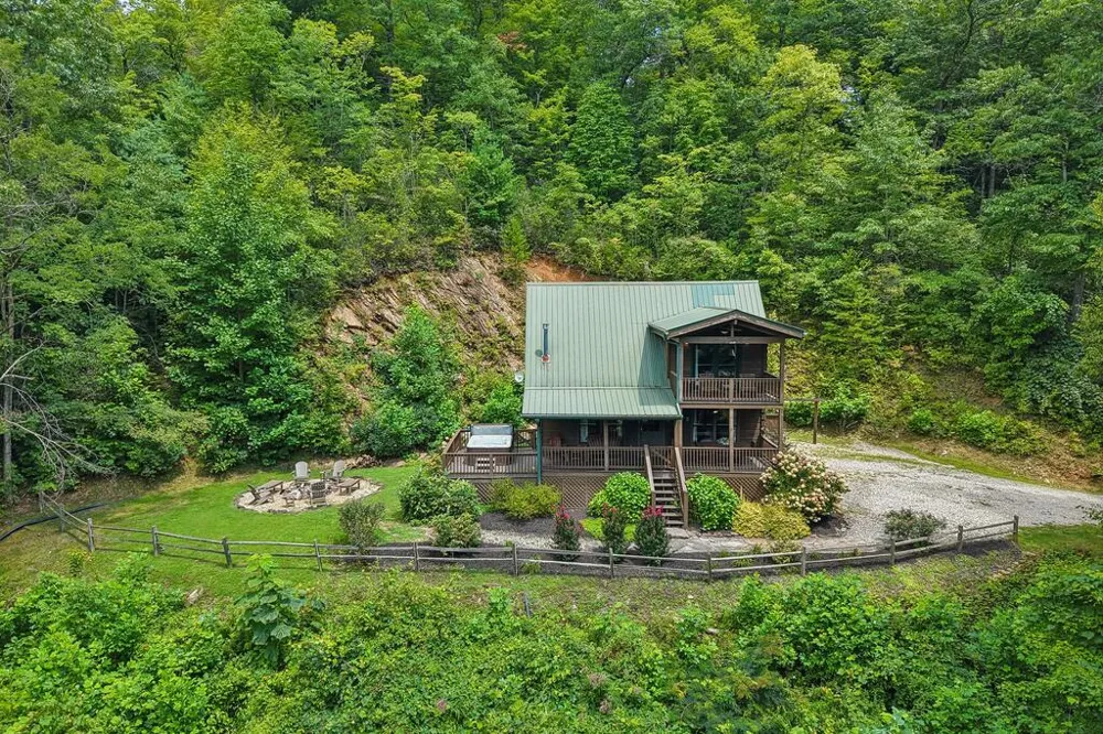 Nellie Hazel Dr Bryson City, NC 28713