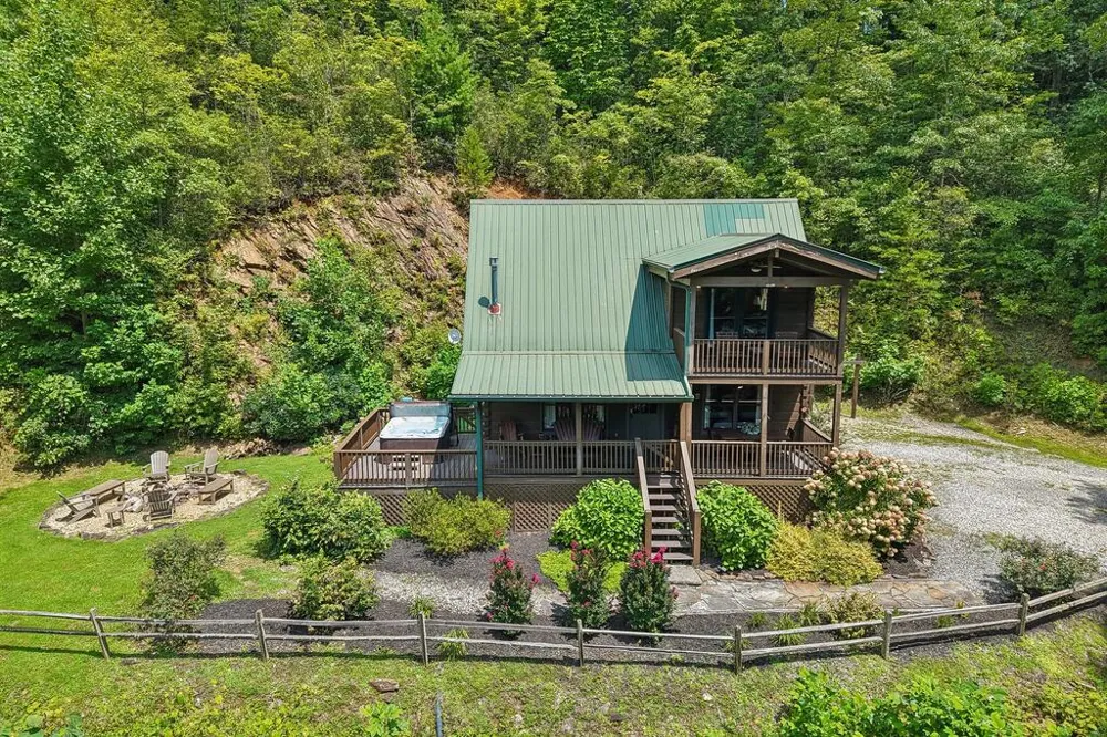 Nellie Hazel Dr Bryson City, NC 28713
