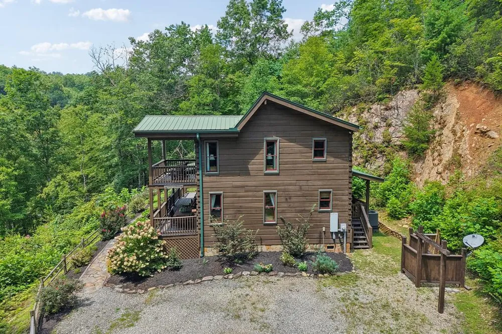 Nellie Hazel Dr Bryson City, NC 28713