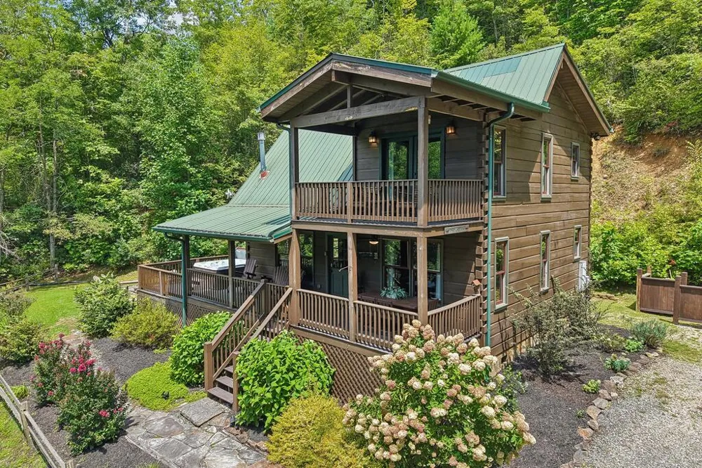 Nellie Hazel Dr Bryson City, NC 28713