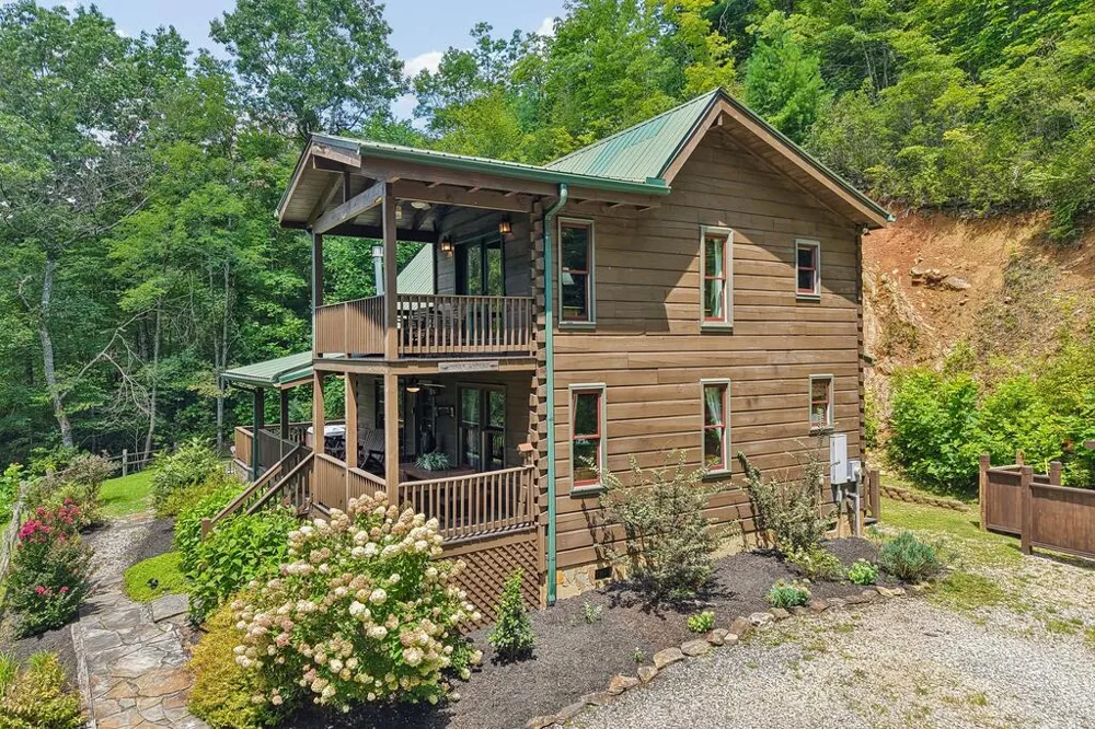 Nellie Hazel Dr Bryson City, NC 28713