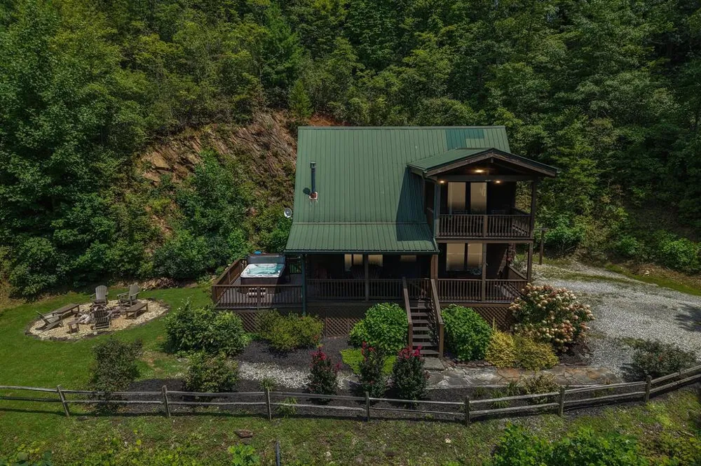 Nellie Hazel Dr Bryson City, NC 28713