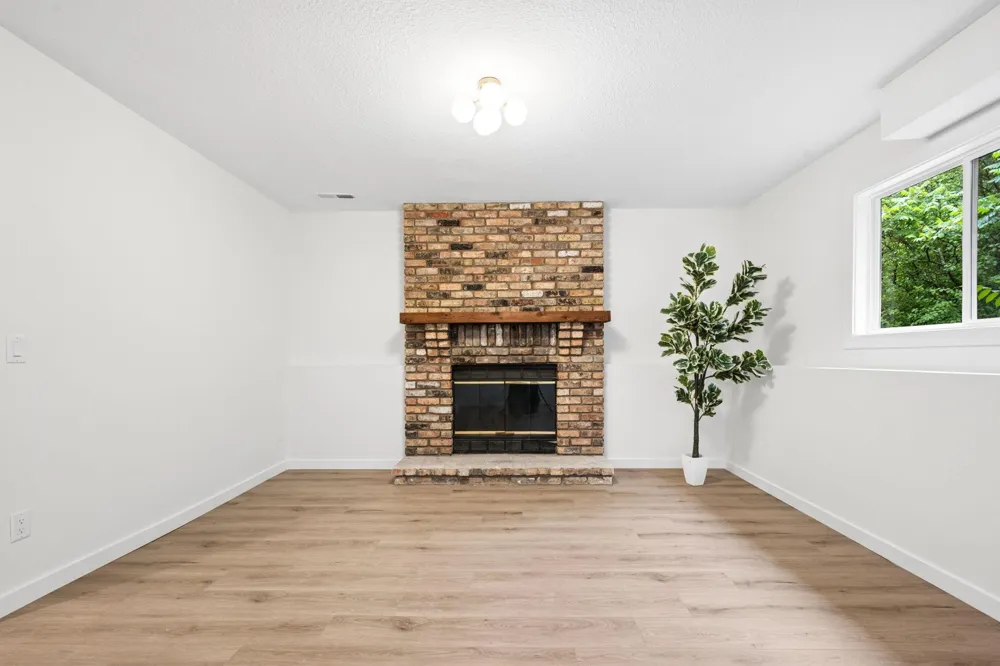 18121 Covington Path Minnetonka, MN 55345