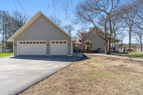 2163 White Pine Point Road SW