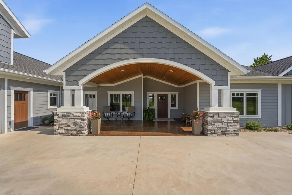 8382 198th Avenue NE New London, MN 56273