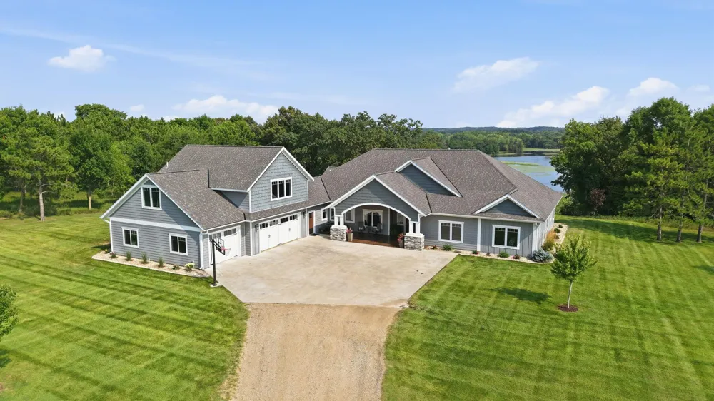 8382 198th Avenue NE New London, MN 56273
