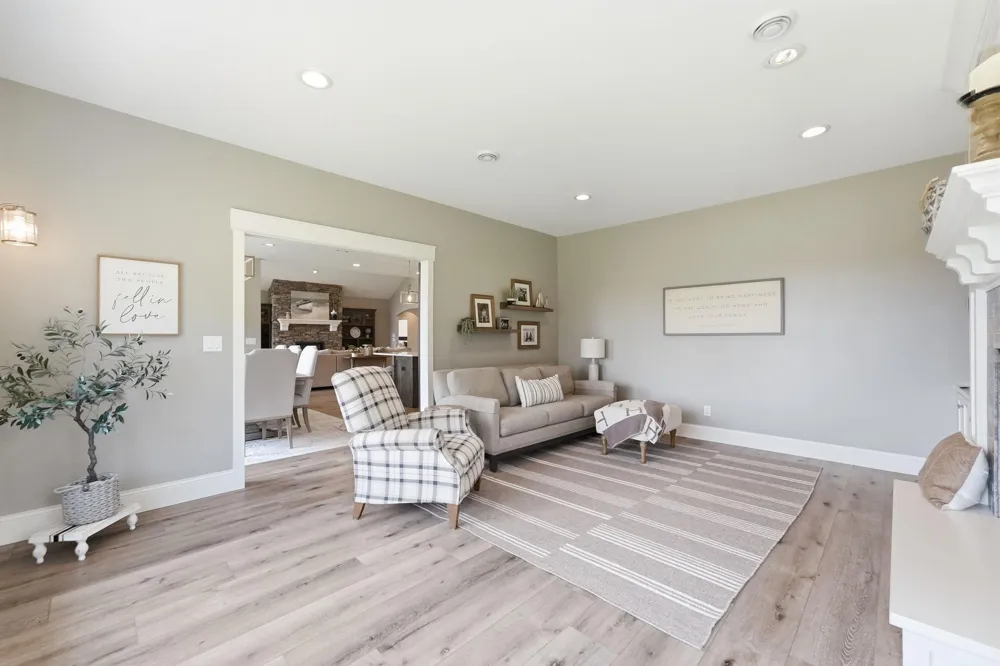 8382 198th Avenue NE New London, MN 56273