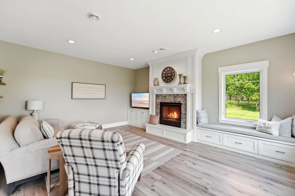 8382 198th Avenue NE New London, MN 56273