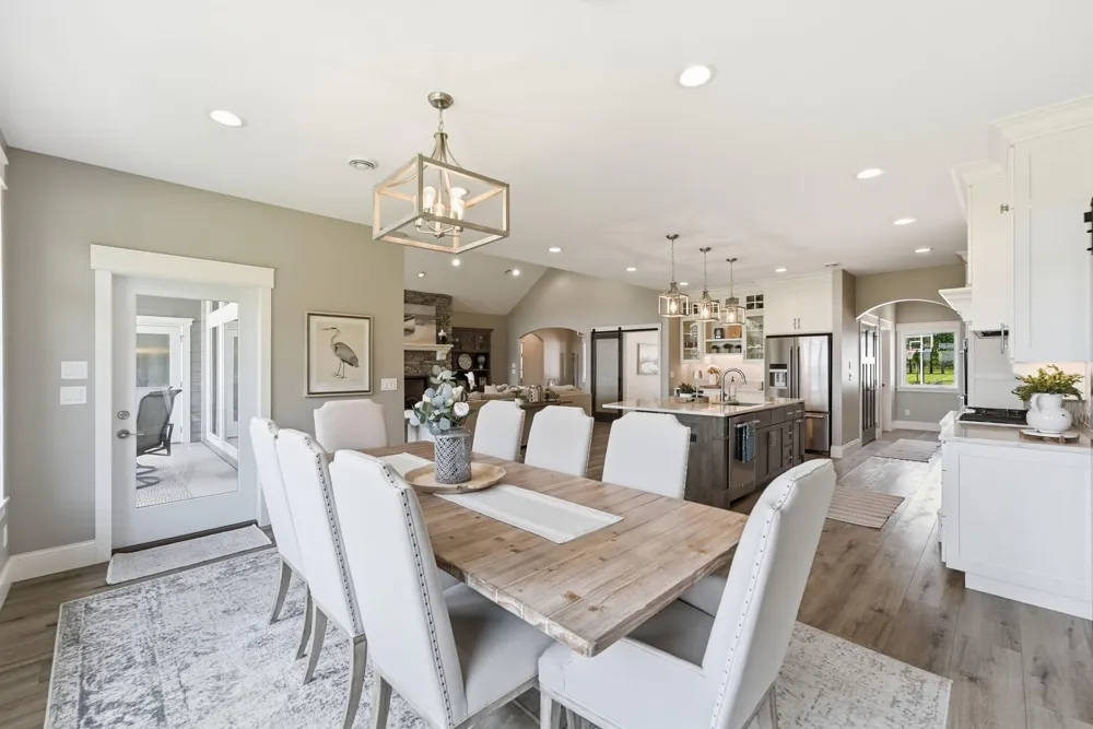 8382 198th Avenue NE New London, MN 56273